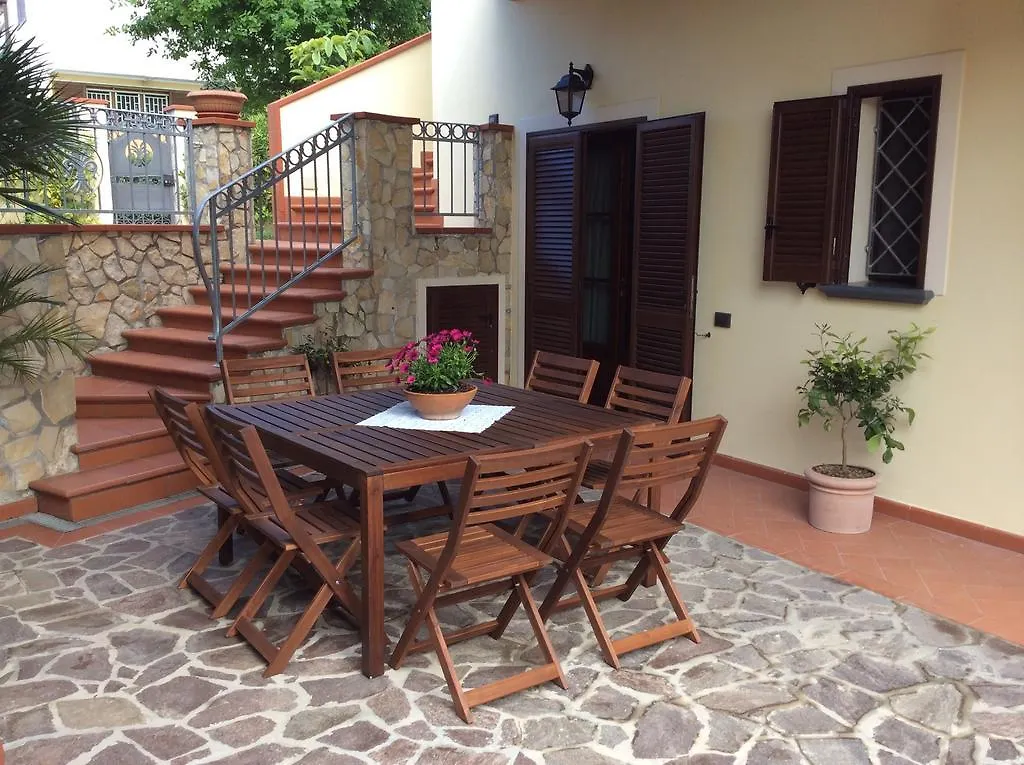 Il Porticato Bed and Breakfast Πίζα